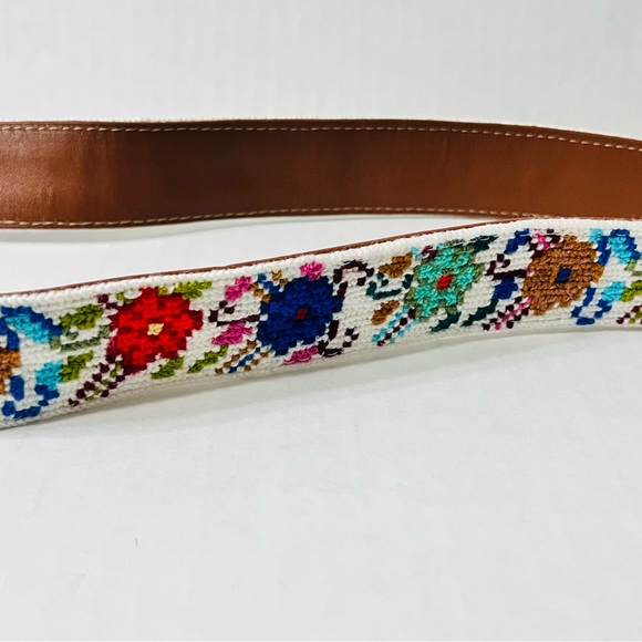 MAI WOVEN BAG STRAP - FLOWERS BRIGHT WITH TAN LEATHER - Picture 7 of 11